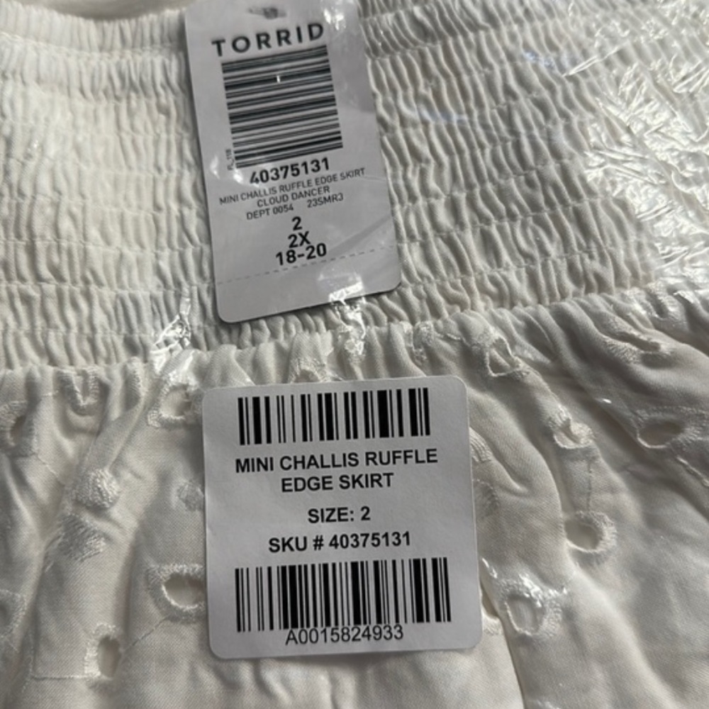 Torrid White Mini Challis Tiered Skater Skirt NWT - Picture 7 of 7